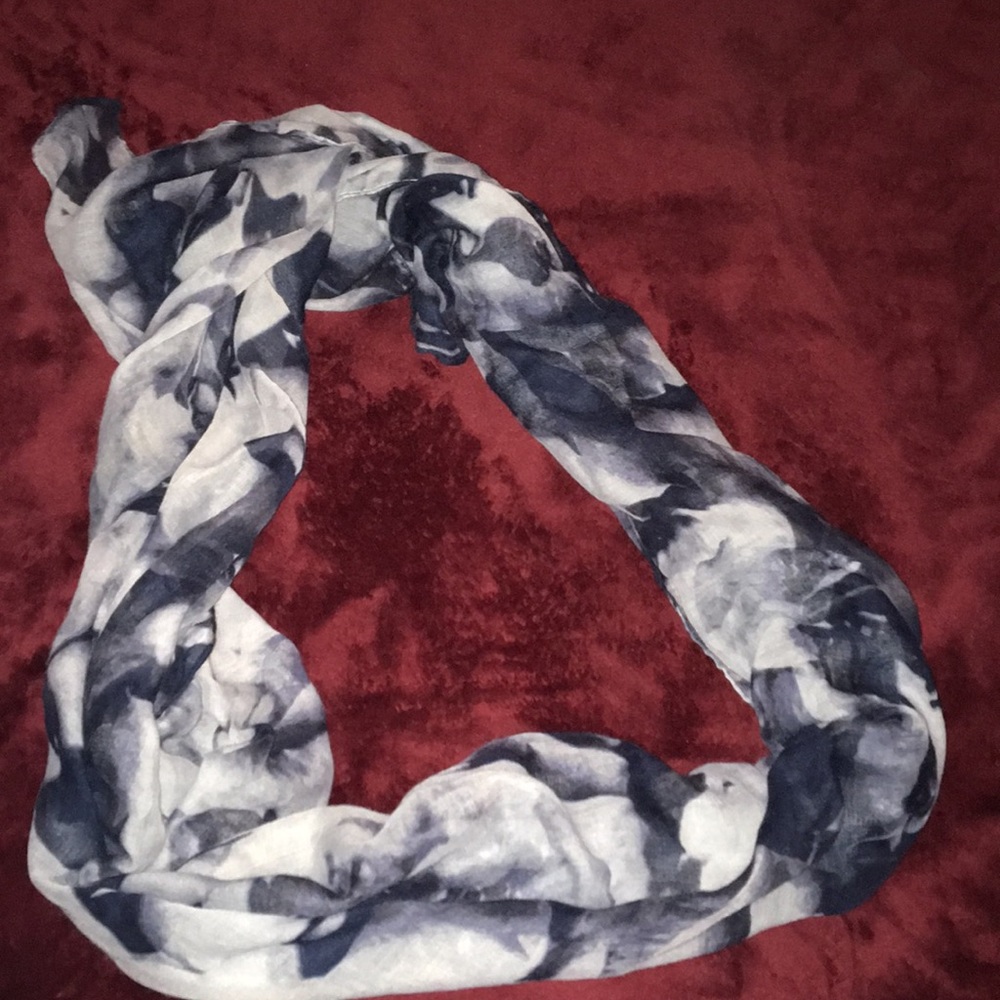 Floral scarf 💐